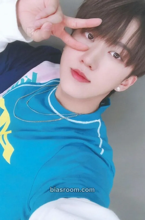 Changbin Clé 2: Yellow Wood Photocard - Stray Kids - Stray Kids K-pop photocard
