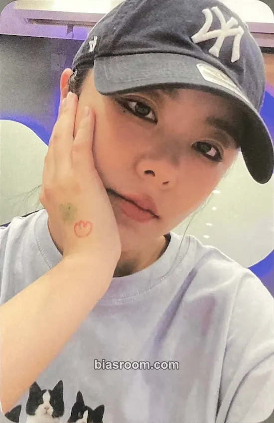 Wheein WAW Photocard - MAMAMOO - MAMAMOO K-pop photocard