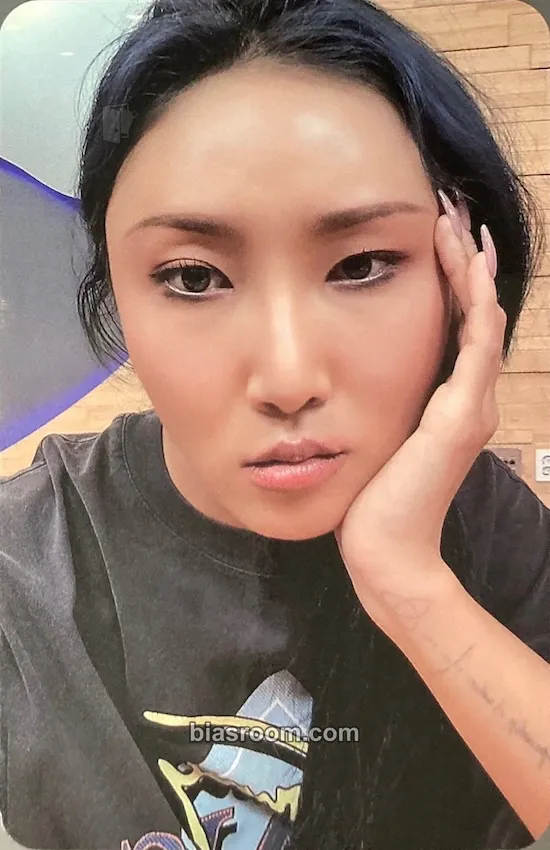 Hwasa WAW Photocard - MAMAMOO - MAMAMOO K-pop photocard