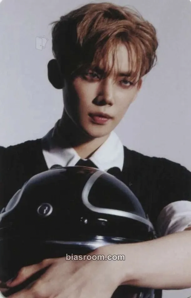 Yeonjun The Star Chapter: Sanctuary Photocard - TOMORROW X TOGETHER - TOMORROW X TOGETHER K-pop photocard