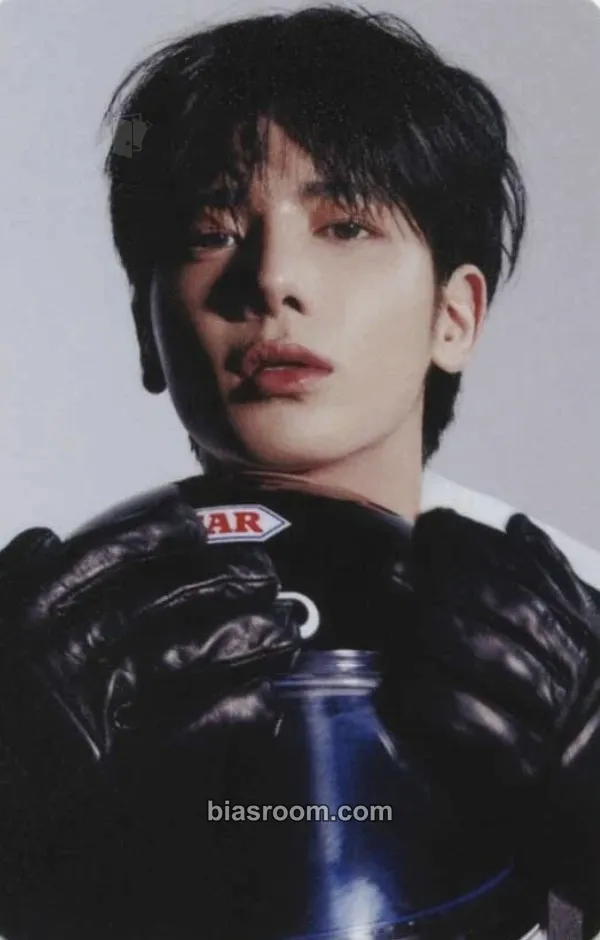 Taehyun The Star Chapter: Sanctuary Photocard - TOMORROW X TOGETHER - TOMORROW X TOGETHER K-pop photocard