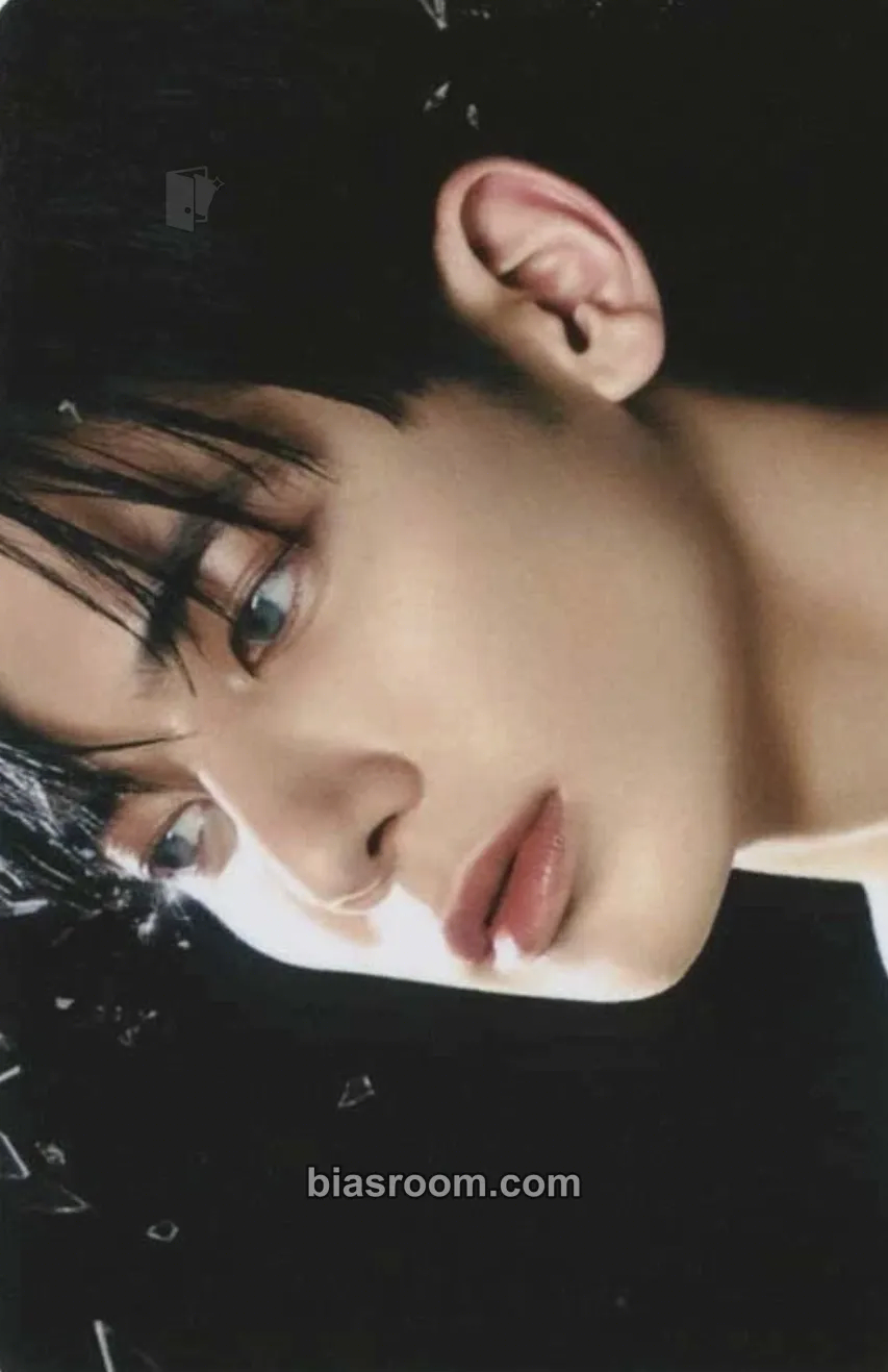 Taehyun The Star Chapter: Sanctuary Photocard - TOMORROW X TOGETHER - TOMORROW X TOGETHER K-pop photocard