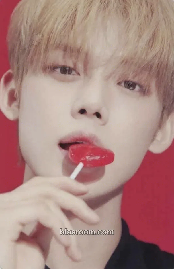 Yeonjun The Star Chapter: Sanctuary Photocard - TOMORROW X TOGETHER - TOMORROW X TOGETHER K-pop photocard