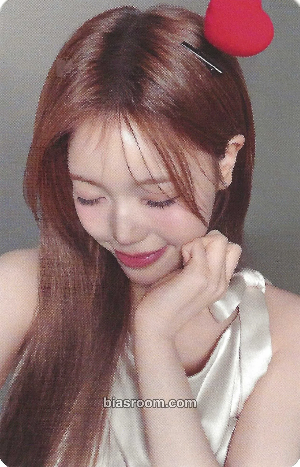Jeong Saebi 2026 Season’s Greetings: <365 Knots> Photocard - izna - izna K-pop photocard