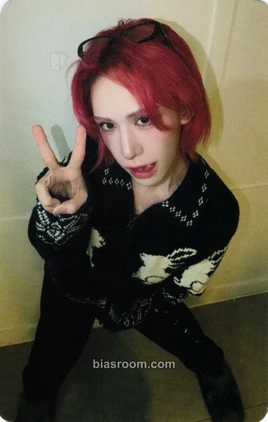 Wumuti UXLXVE Photocard - XLOV - XLOV K-pop photocard