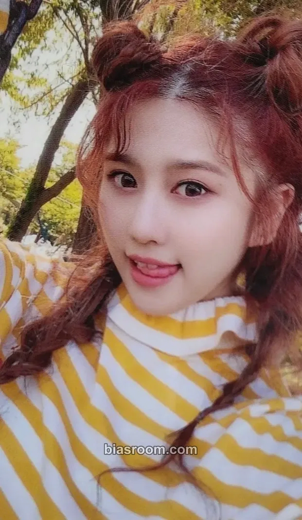 Haru NATURE WORLD : CODE W Photocard - Nature - Nature K-pop photocard