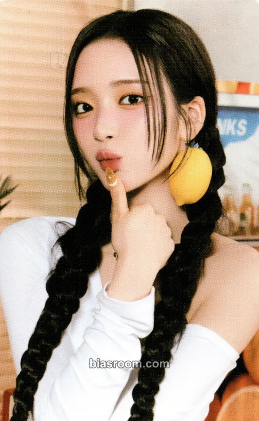 E.JI Wild Cherry Photocard - ICHILLIN’ - ICHILLIN’ K-pop photocard
