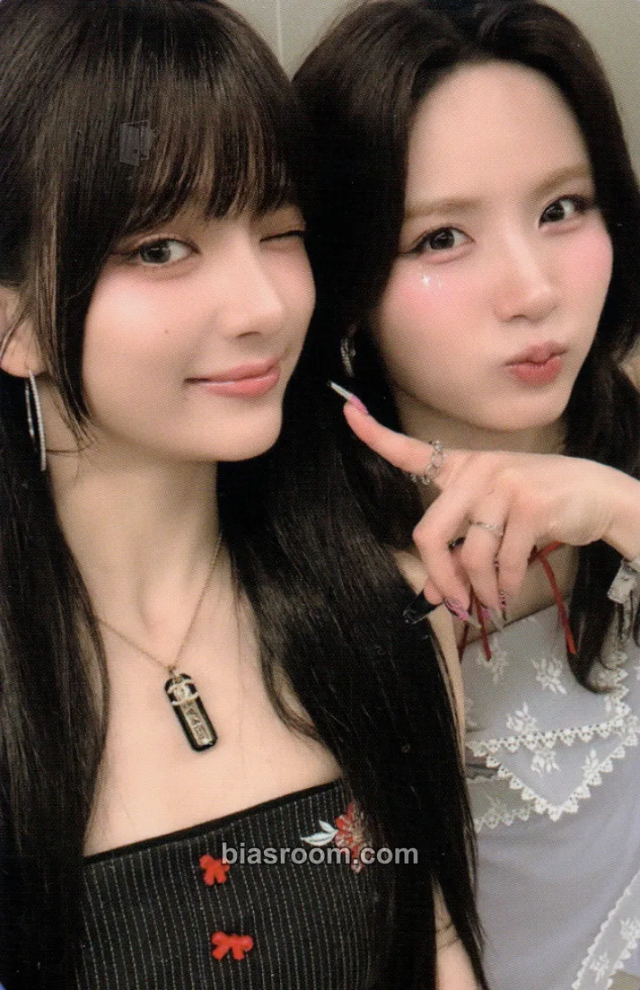 Wild Cherry Photocard - ICHILLIN’ - ICHILLIN’ K-pop photocard