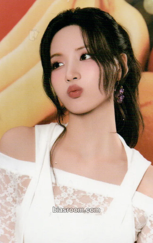 Jiyoon Wild Cherry Photocard - ICHILLIN’ - ICHILLIN’ K-pop photocard