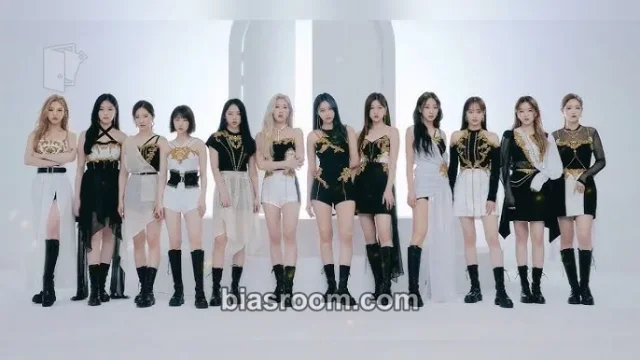 LOONA [&] K-pop photocard
