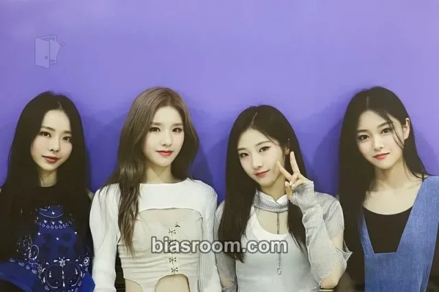 LOONA [&] K-pop photocard