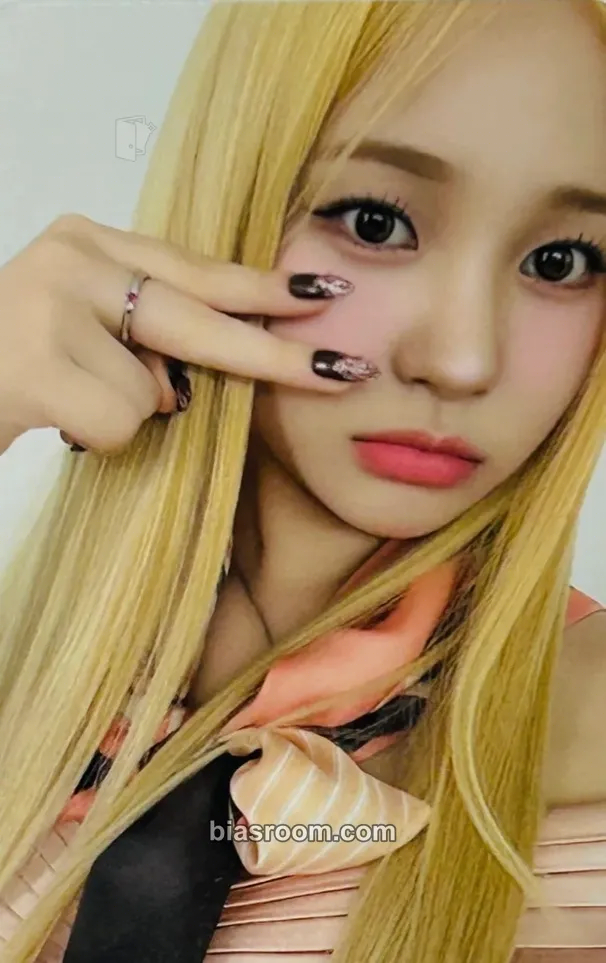 Jihan Bliss Photocard - Weeekly - Weeekly K-pop photocard