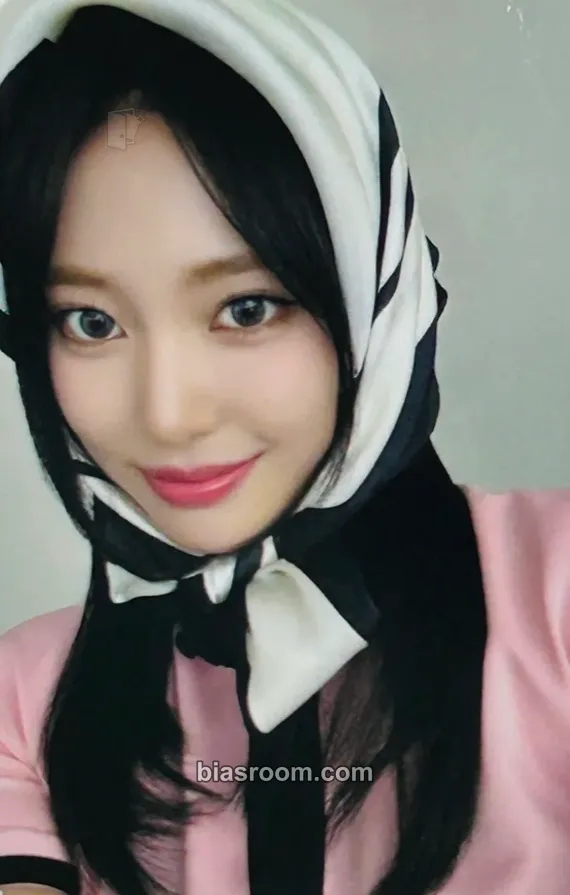 Zoa Bliss Photocard - Weeekly - Weeekly K-pop photocard