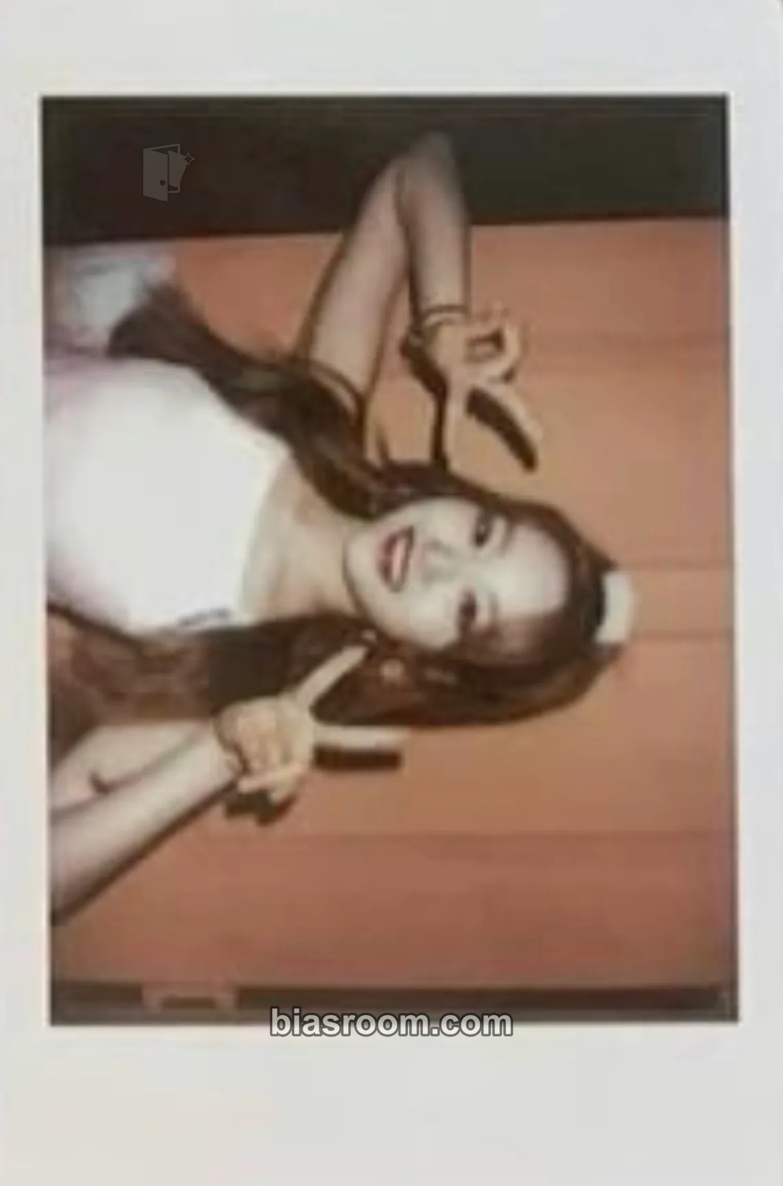 Go Won Flip That Photocard - LOONA - LOONA K-pop photocard