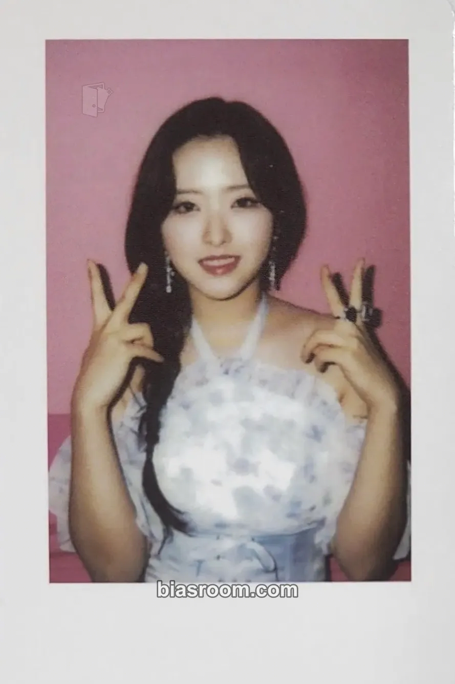 HyeJu Flip That Photocard - LOONA - LOONA K-pop photocard