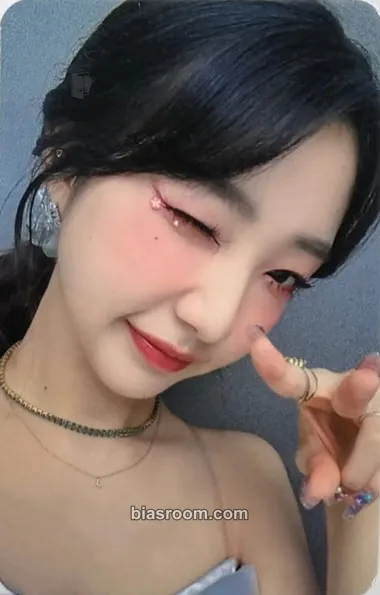 YeoJin Flip That Photocard - LOONA - LOONA K-pop photocard