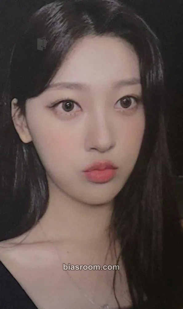 Choerry Flip That Photocard - LOONA - LOONA K-pop photocard