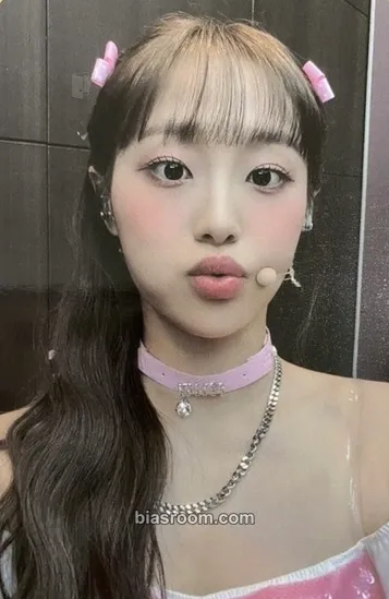 Chuu Flip That Photocard - LOONA - LOONA K-pop photocard