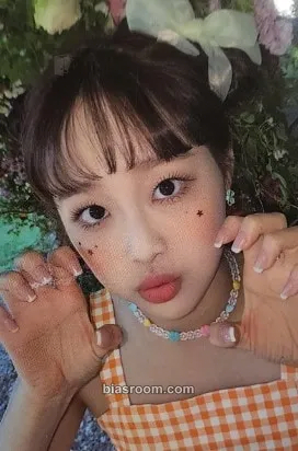 Chuu Flip That Photocard - LOONA - LOONA K-pop photocard