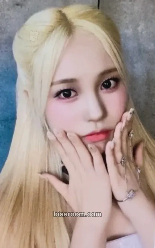 Jihan Bliss Photocard - Weeekly - Weeekly K-pop photocard