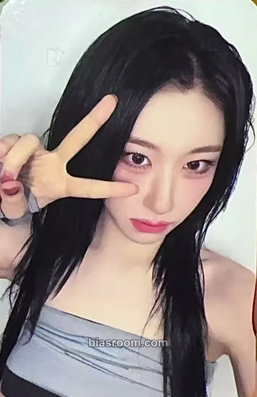 Chaeryeong Girls Will Be Girls Photocard - ITZY - ITZY K-pop photocard