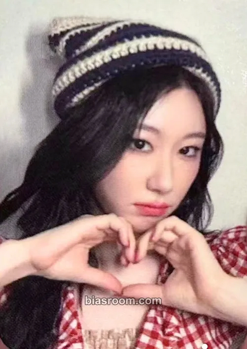 Chaeryeong Girls Will Be Girls Photocard - ITZY - ITZY K-pop photocard