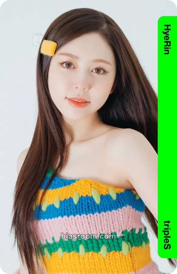 Hyerin Binary01 First Class Objekts Photocard - tripleS - tripleS K-pop photocard