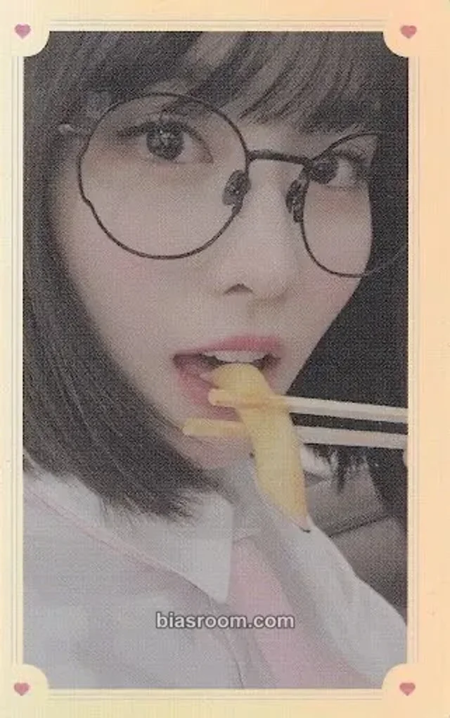 TWICE - Momo - TWICE TV 2018 DVD Other random photocard