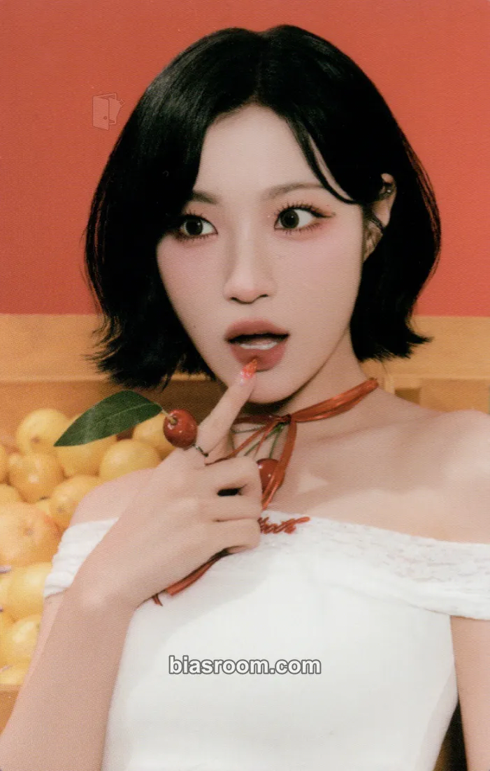 Yeju Wild Cherry Photocard - ICHILLIN’ - ICHILLIN’ K-pop photocard