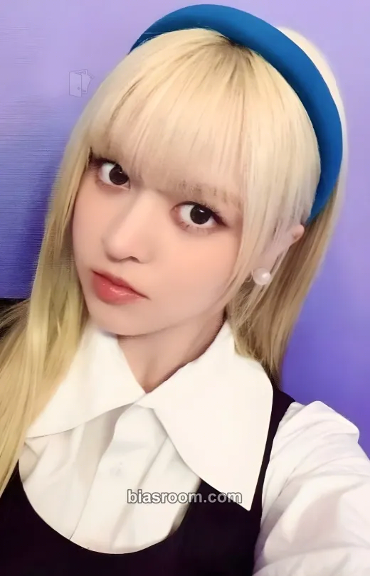 Lily Blue Valentine Photocard - NMIXX - NMIXX K-pop photocard