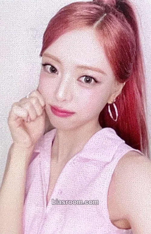 Yuna Girls Will Be Girls Photocard - ITZY - ITZY K-pop photocard