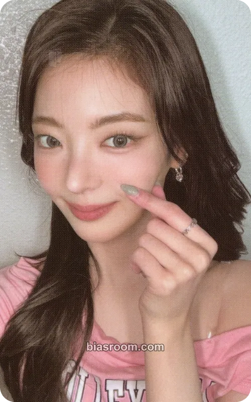 Lia Girls Will Be Girls Photocard - ITZY - ITZY K-pop photocard