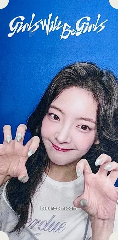 Lia Girls Will Be Girls Photocard - ITZY - ITZY K-pop photocard