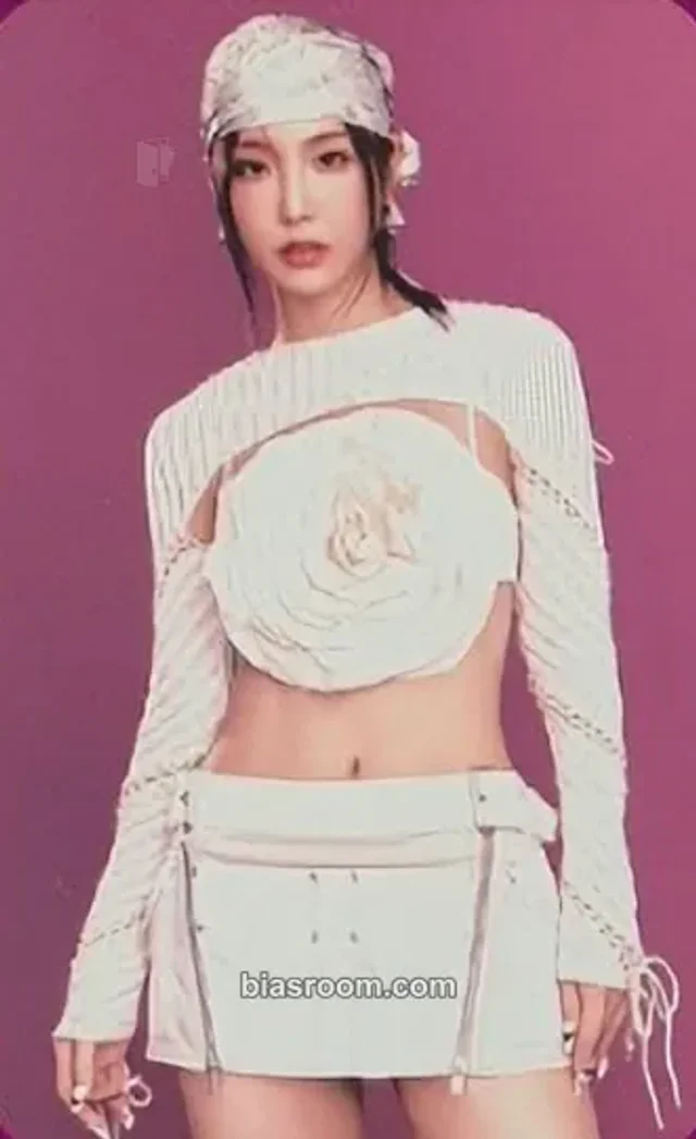 BBGIRLS - Yuna - Love 2 Album poca album qr card