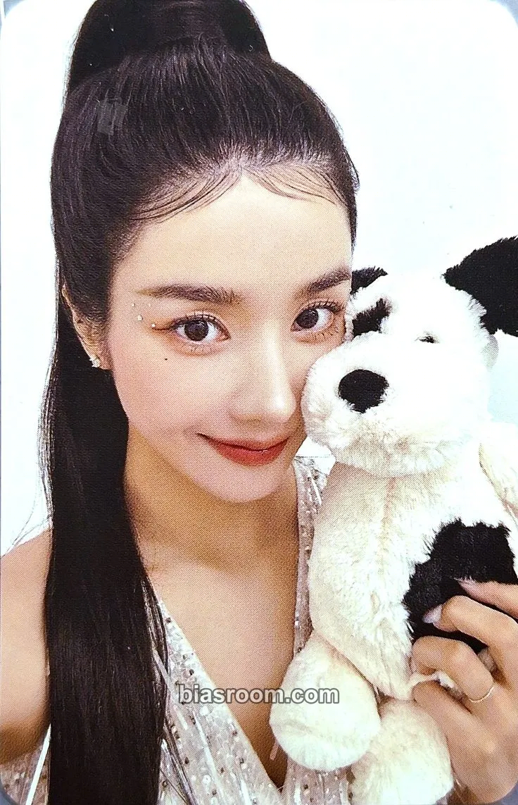 Kwon Eunbi Queen Photocard - Kwon Eunbi K-pop photocard