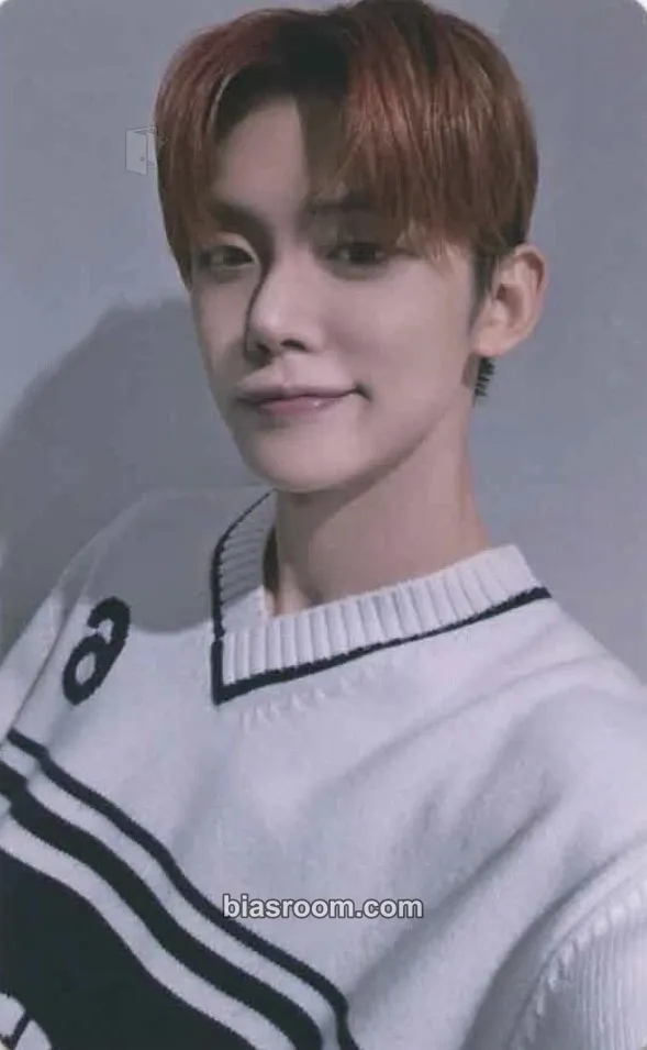 Yeonjun The Star Chapter: Sanctuary Photocard - TOMORROW X TOGETHER - TOMORROW X TOGETHER K-pop photocard