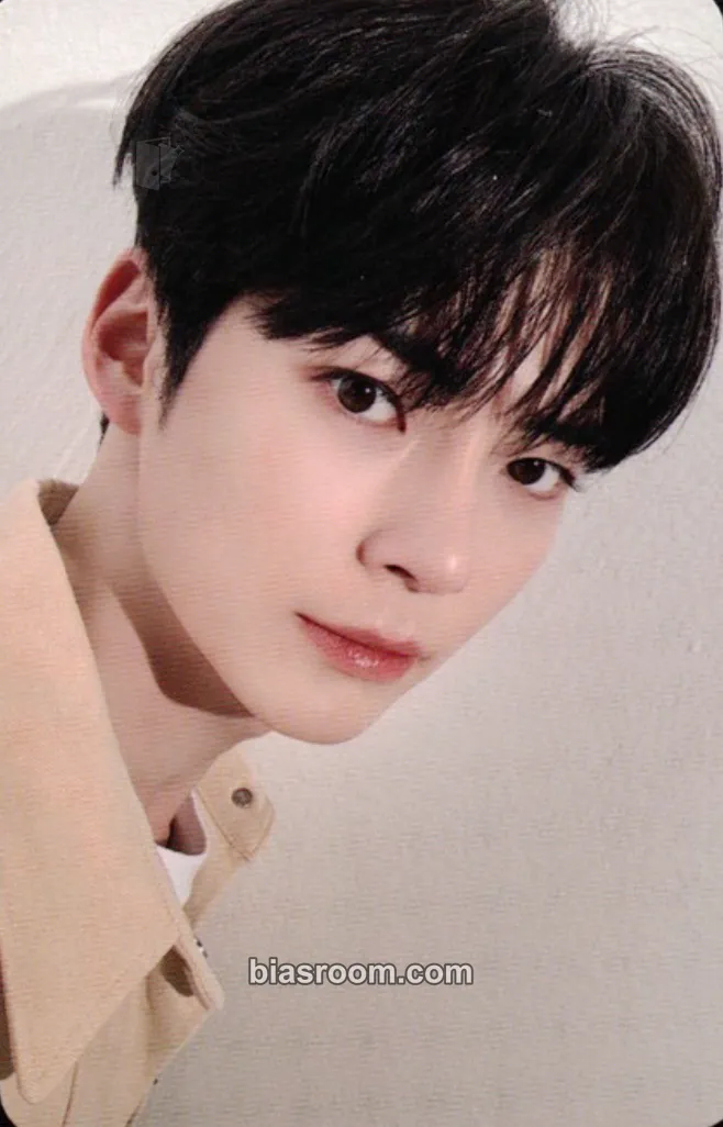 Hanbin 2024 Seasons Greetings 'Good Night' Photocard - ZEROBASEONE - ZEROBASEONE K-pop photocard