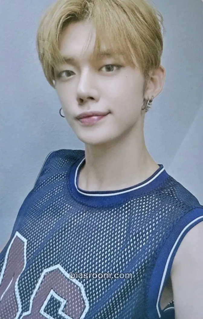 Yeonjun The Star Chapter: Sanctuary Photocard - TOMORROW X TOGETHER - TOMORROW X TOGETHER K-pop photocard