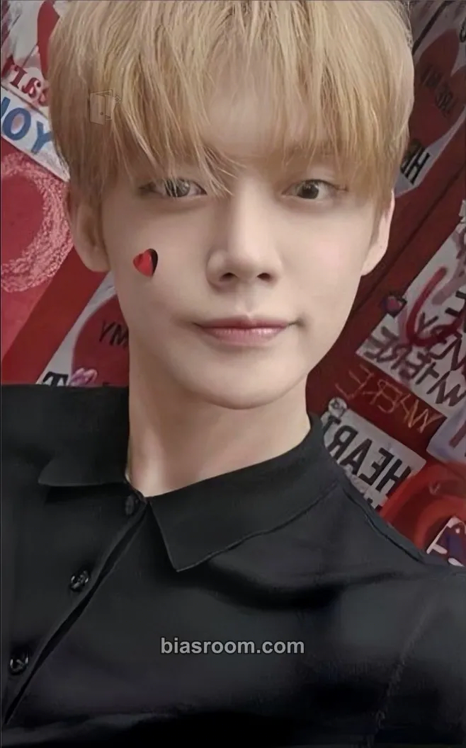 Yeonjun The Star Chapter: Sanctuary Photocard - TOMORROW X TOGETHER - TOMORROW X TOGETHER K-pop photocard