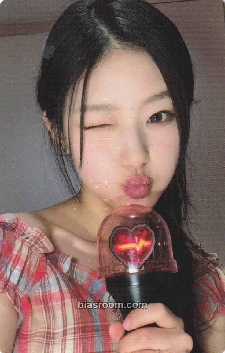 Haneul Official lightstick Photocard - KISS OF LIFE - KISS OF LIFE K-pop photocard