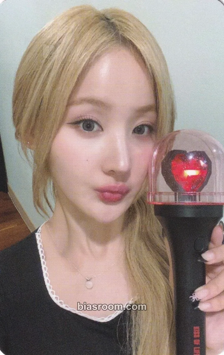 Belle Official lightstick Photocard - KISS OF LIFE - KISS OF LIFE K-pop photocard