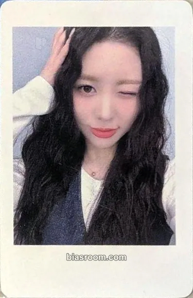 Hyerin Muhan Photocard - tripleS - tripleS K-pop photocard