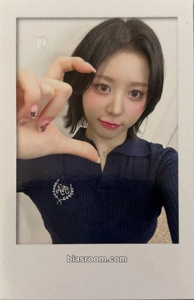 Hyerin 2025 Season's Greetings: tripleSchool Photocard - tripleS - tripleS K-pop photocard