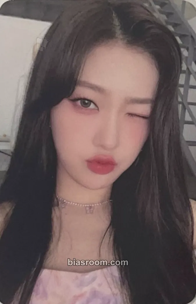 Choerry Flip That Photocard - LOONA - LOONA K-pop photocard