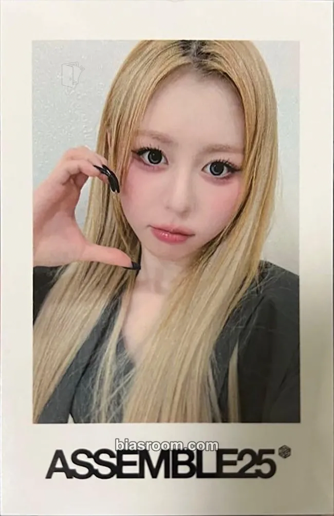 Hyerin Assemble25 Photocard - tripleS - tripleS K-pop photocard