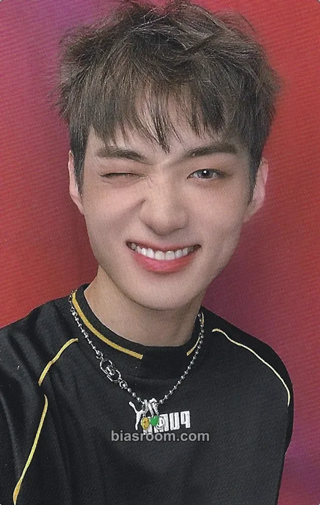 VERIVERY - Yongseung - Liminality - EP.Love Album over version