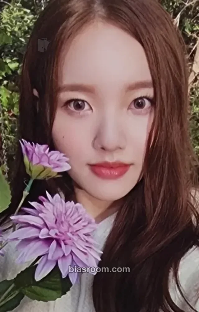 Weeekly - Soojin - ColoRise Album album photocard iris version