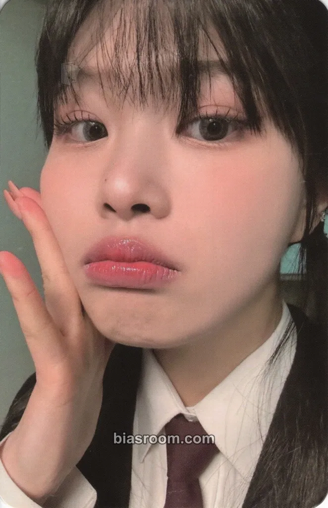 Swan Twenty Photocard - PURPLE KISS - PURPLE KISS K-pop photocard