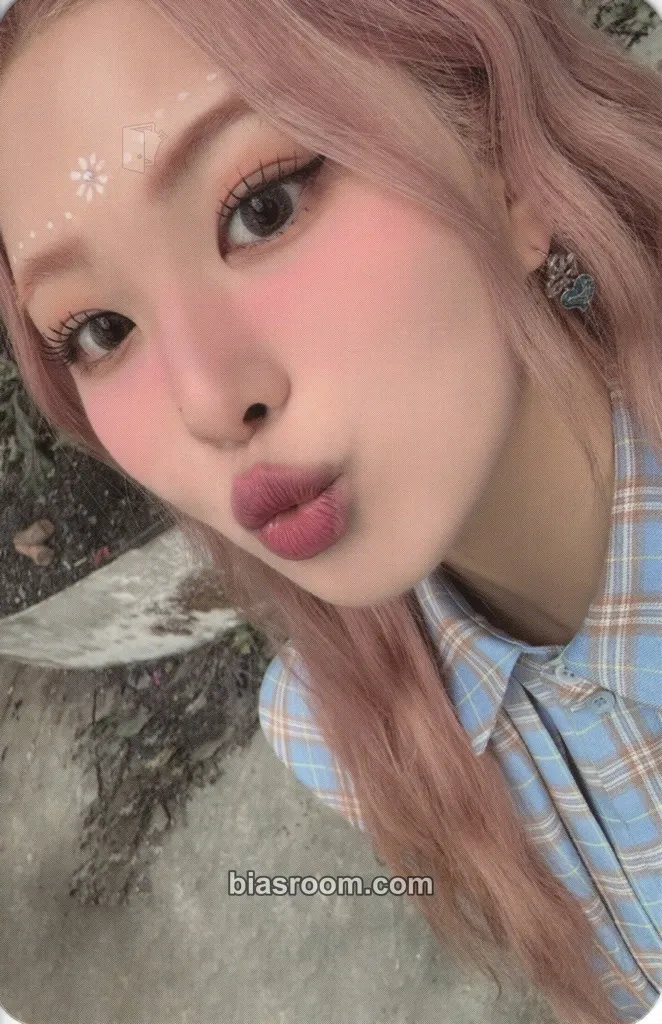 Swan Twenty Photocard - PURPLE KISS - PURPLE KISS K-pop photocard