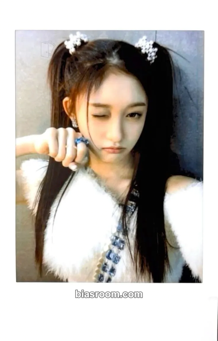 Leeseo LOVE DIVE Photocard - IVE - IVE K-pop photocard